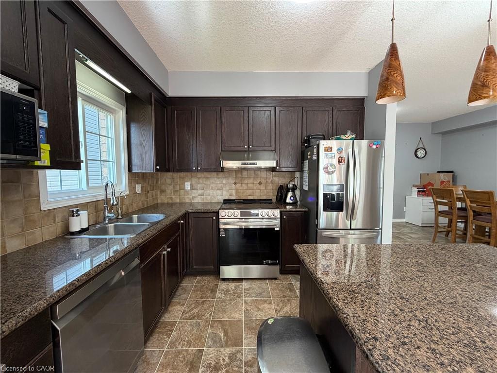 649 Winterberry Avenue, Waterloo, ON, N2V 2X4 - 18