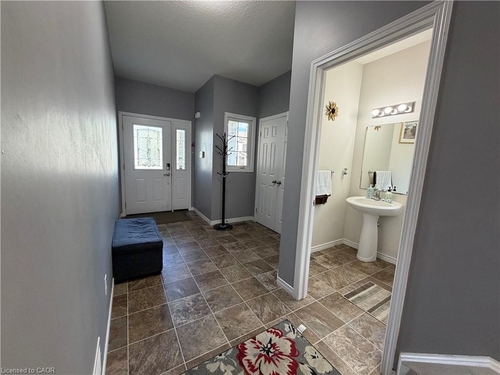 649 Winterberry Avenue, Waterloo, ON, N2V 2X4 - 5