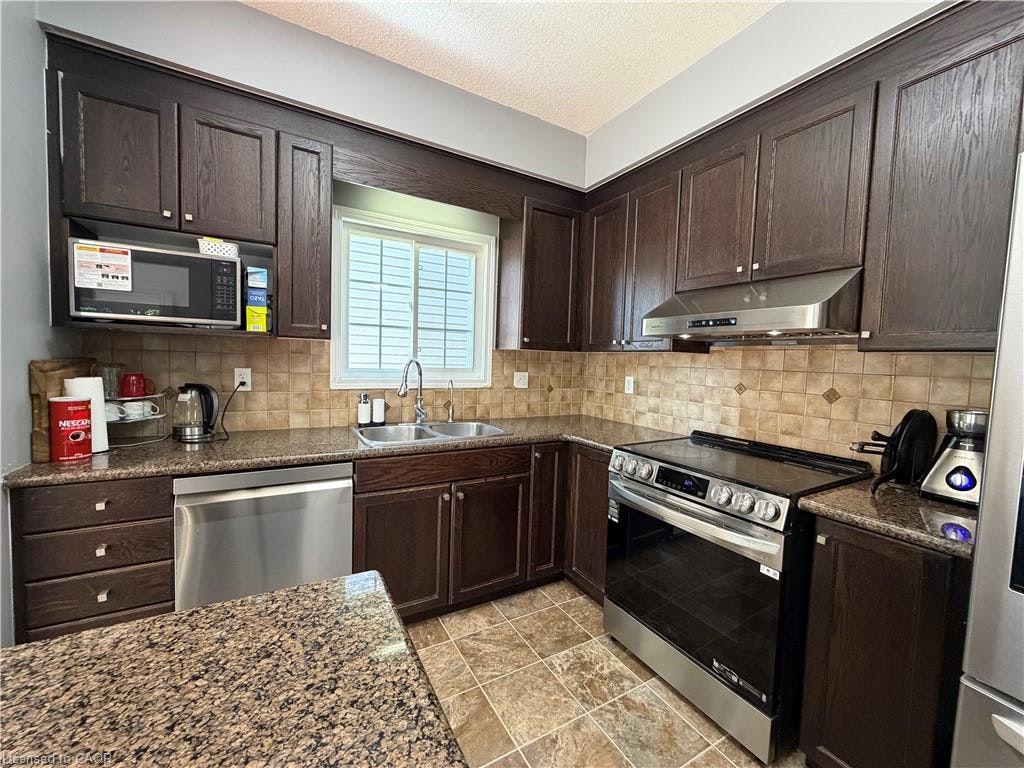 649 Winterberry Avenue, Waterloo, ON, N2V 2X4 - 17