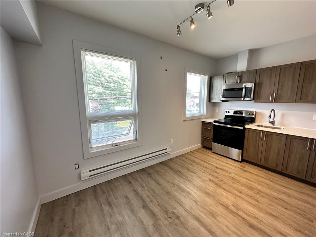 203-161 Wellington Street N, Hamilton, ON, L8R 1N4 - 8