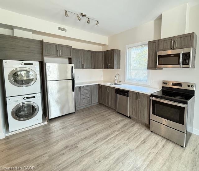 202-161 Wellington Street N, Hamilton, ON, L8R 1N4