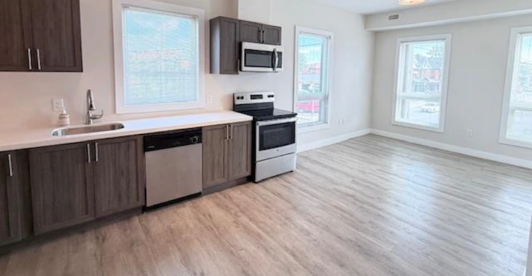 202-161 Wellington Street N, Hamilton, ON, L8R 1N4 - 2