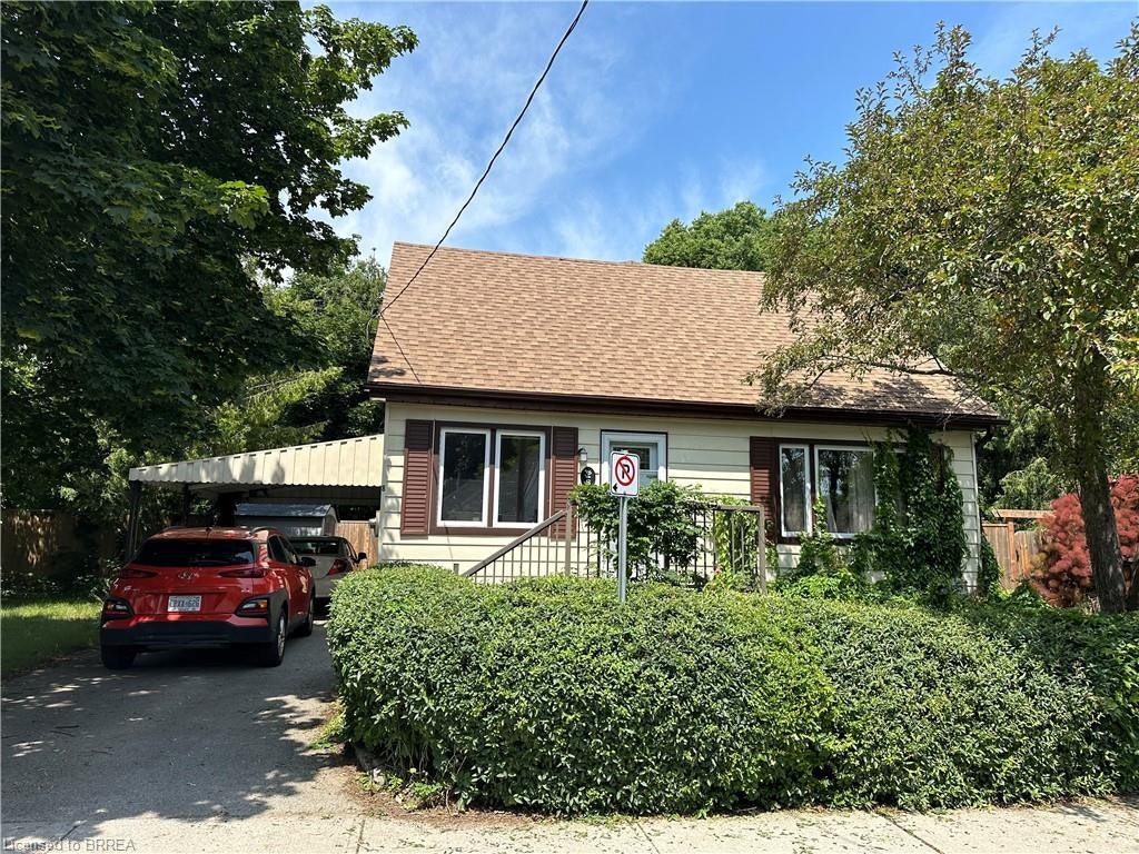8 Sterling Street, Brantford, ON, N3T 4B1