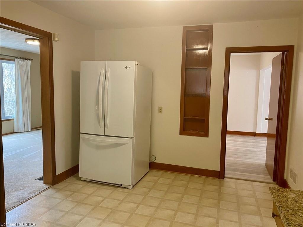 8 Sterling Street, Brantford, ON, N3T 4B1 - 12