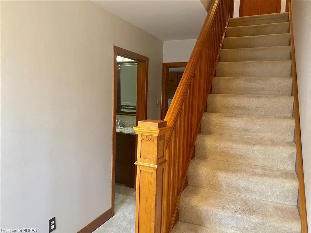 8 Sterling Street, Brantford, ON, N3T 4B1 - 3