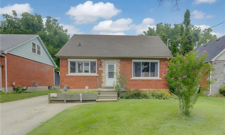 104 Mausser Avenue