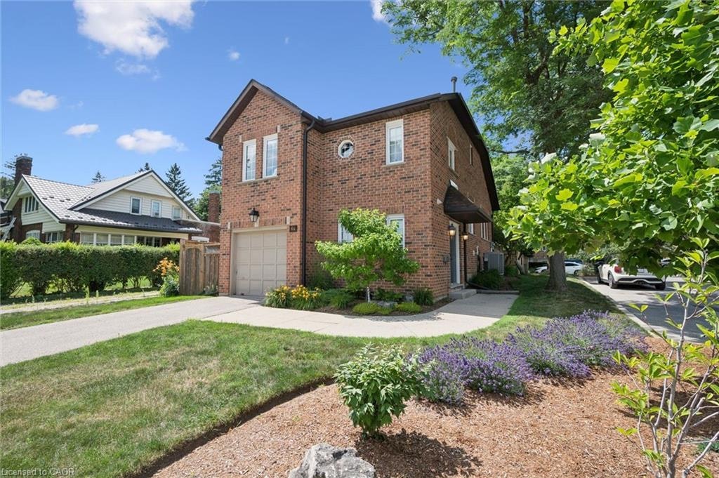 1-64 Allen Street W, Waterloo, ON, N2L 6H5