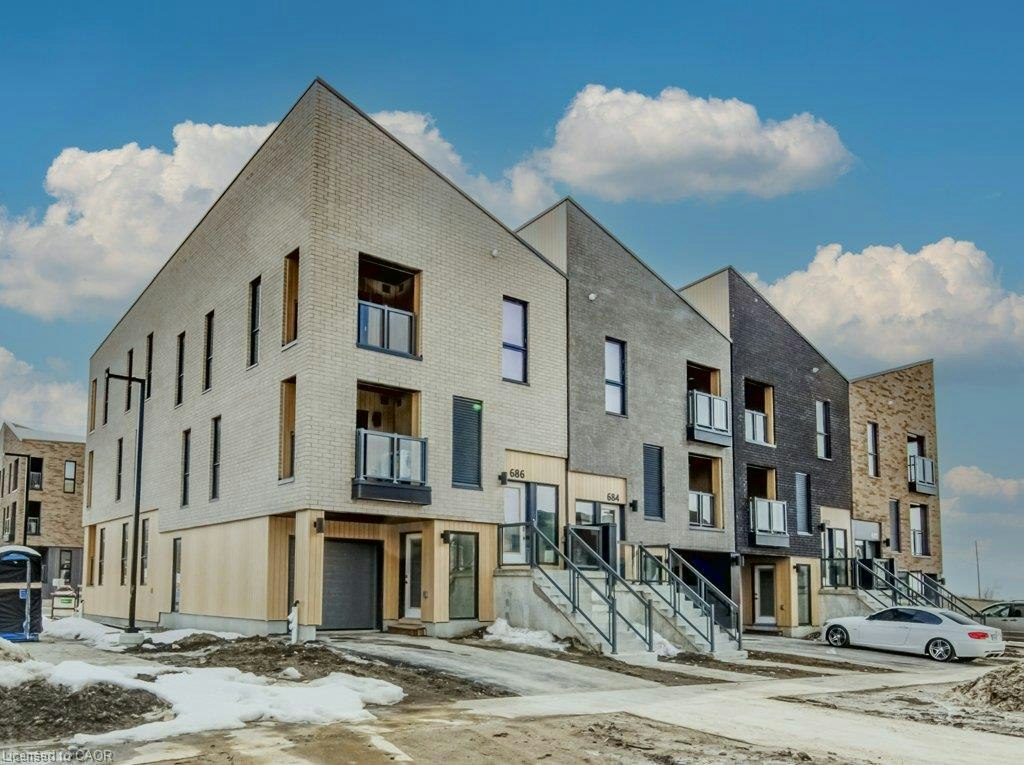 686 Benninger Drive, Kitchener, ON, N2E 0H8