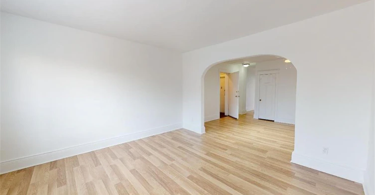 961 1/2 King Street E, Hamilton, ON, L8M 1C3 - 9