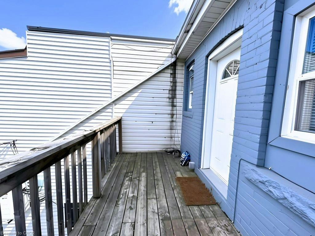 961 1/2 King Street E, Hamilton, ON, L8M 1C3