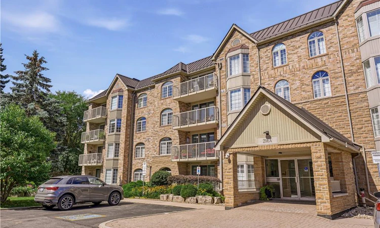 302-216A Plains Road W