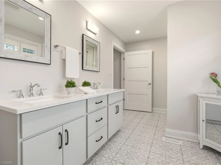 1354 No 1 Side Road, Burlington, ON, L7P 0R9 - 28