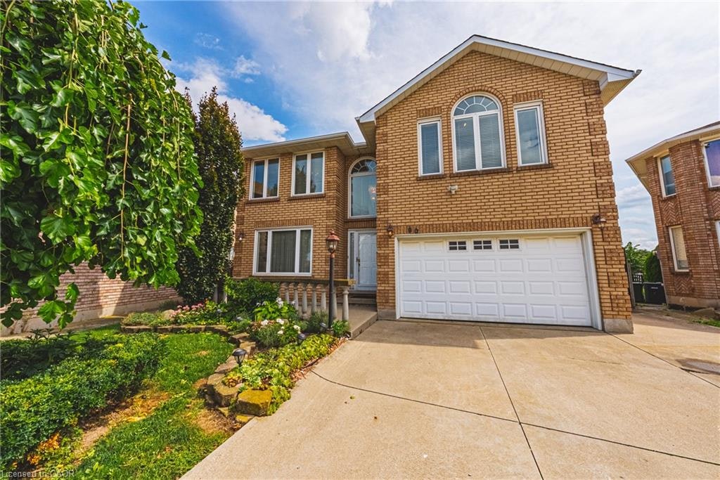 90 Fairington Crescent, Hamilton, ON, L8E 3N4