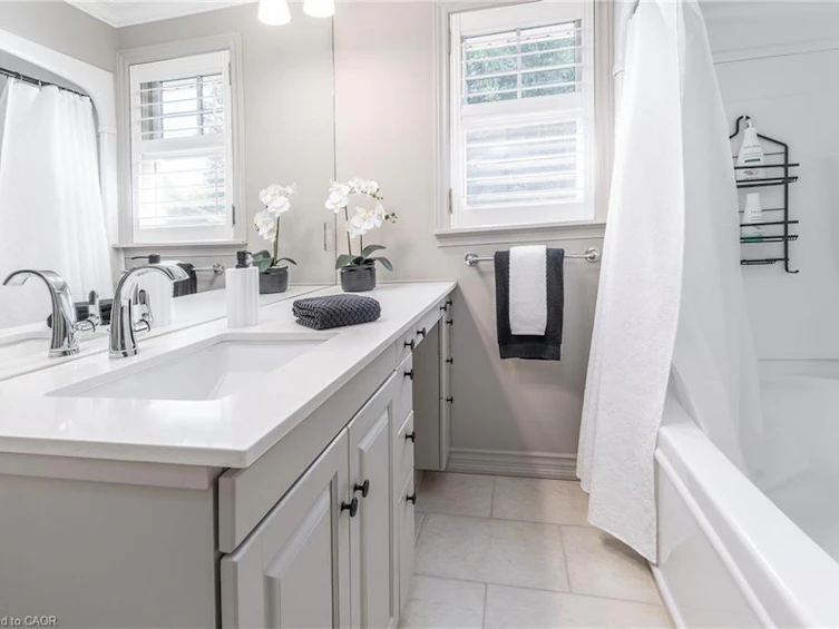 66 Garden Avenue, Hamilton, ON, L9G 2J5 - 16