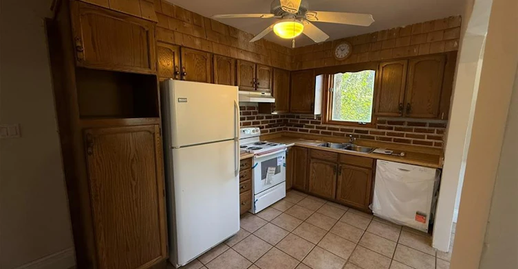893 Lasalle Park Road, Burlington, ON, L7T 1M6 - 4