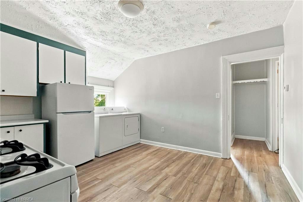 Upper-63 East Avenue, Brantford, ON, N3S 3L5 - 8