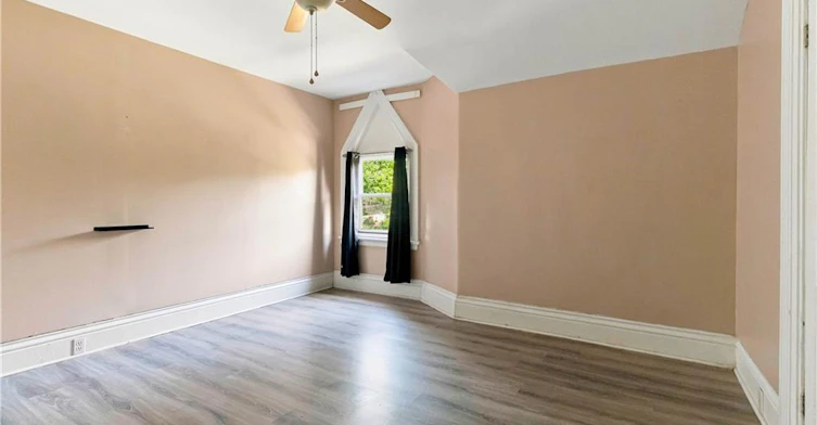 Upper-63 East Avenue, Brantford, ON, N3S 3L5 - 4