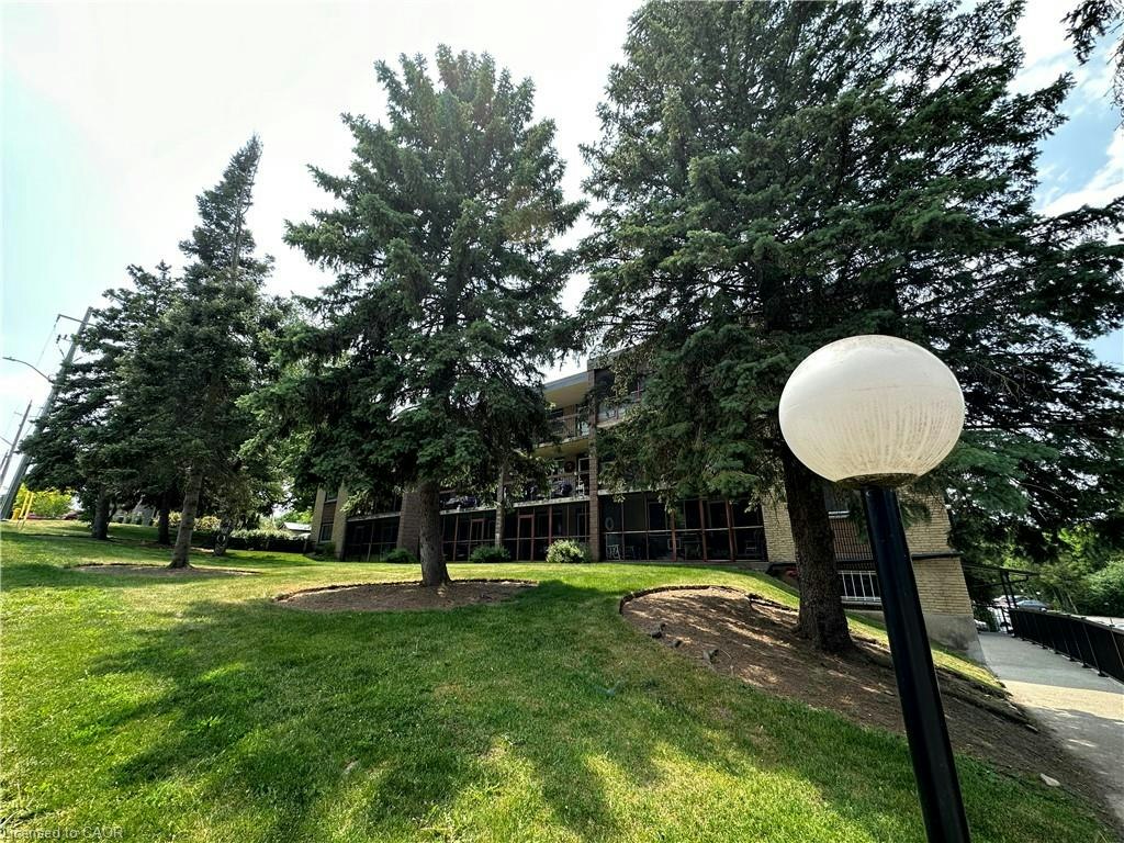 301-944 Caledonian View, Cambridge, ON, N3H 1A5