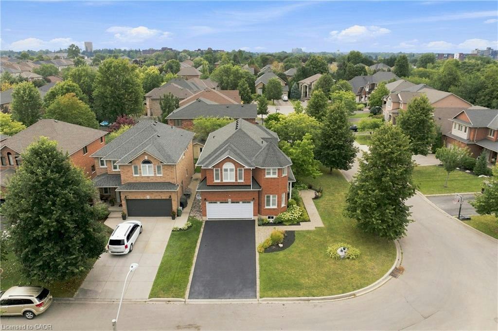 31 Commando Court, Hamilton, ON, L8B 0J6