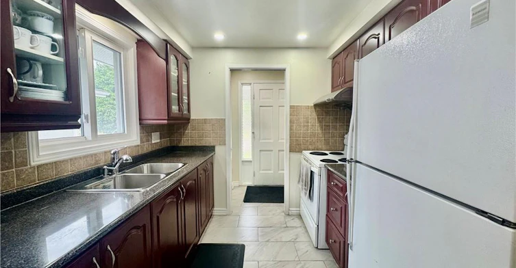 Main-111 Ferguson Avenue, Cambridge, ON, N1R 6E9 - 4