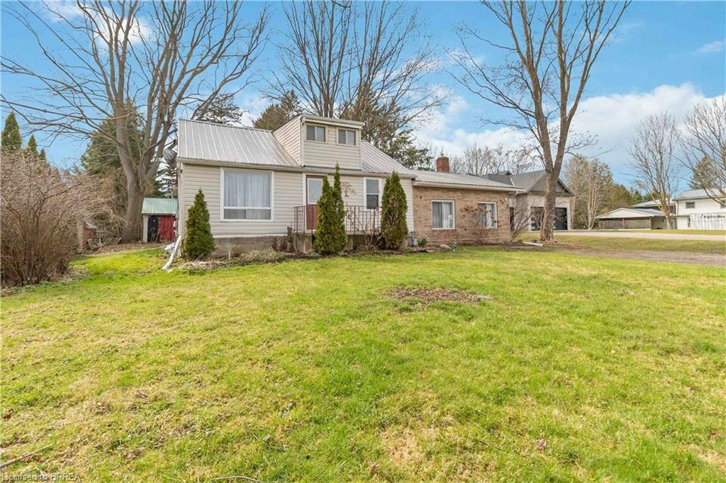 1 Kings Lane, Brant, ON, N0E 1R0