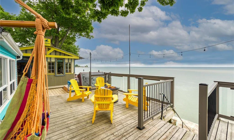 2090 Lakeshore Road
