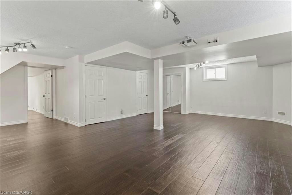 754 Klosters Drive, Waterloo, ON, N2V 2V5 - 16