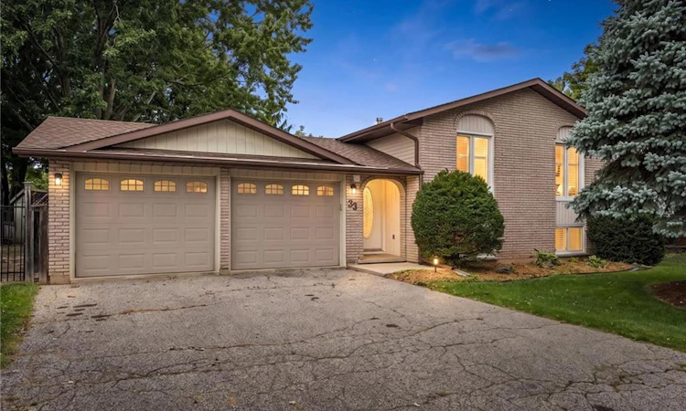 33 Maccoll Place
