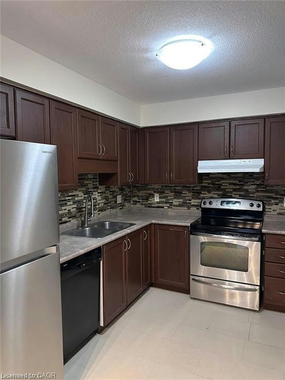 11 Sorrento Street, Kitchener, ON, N2R 0A4 - 6