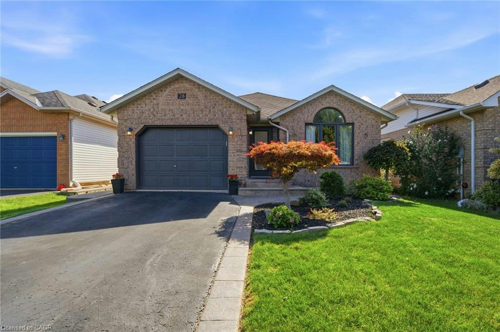 28 Colonial Crescent, Grimsby, ON, L3M 5H3