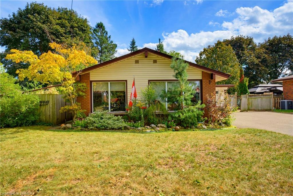 11 Redwood Road, Brantford, ON, N3R 3M2