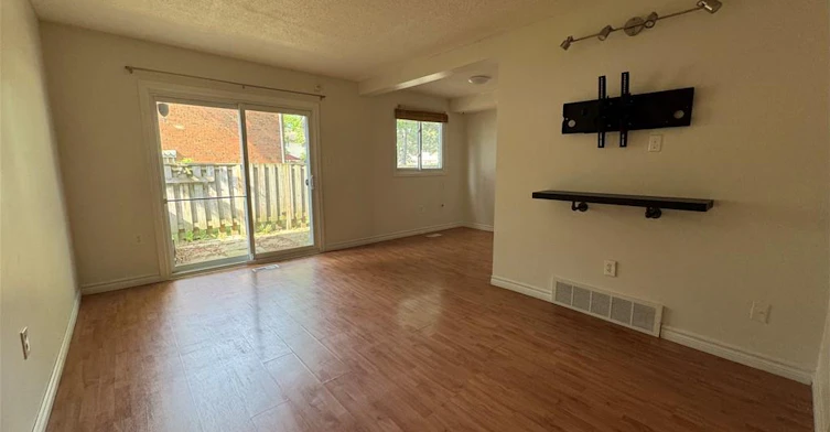 14-100 Quigley Road, Hamilton, ON, L8K 6J1 - 11