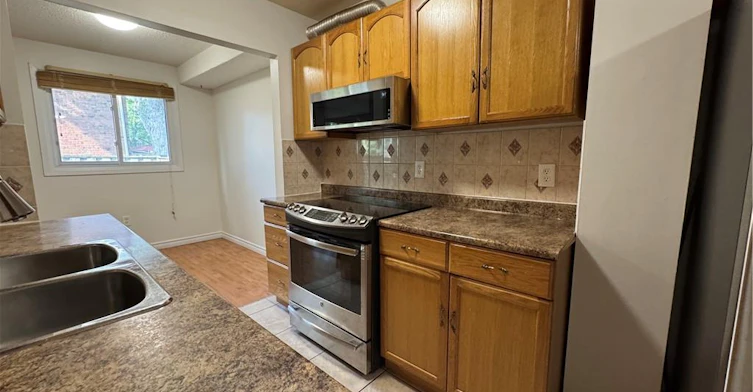 14-100 Quigley Road, Hamilton, ON, L8K 6J1 - 2