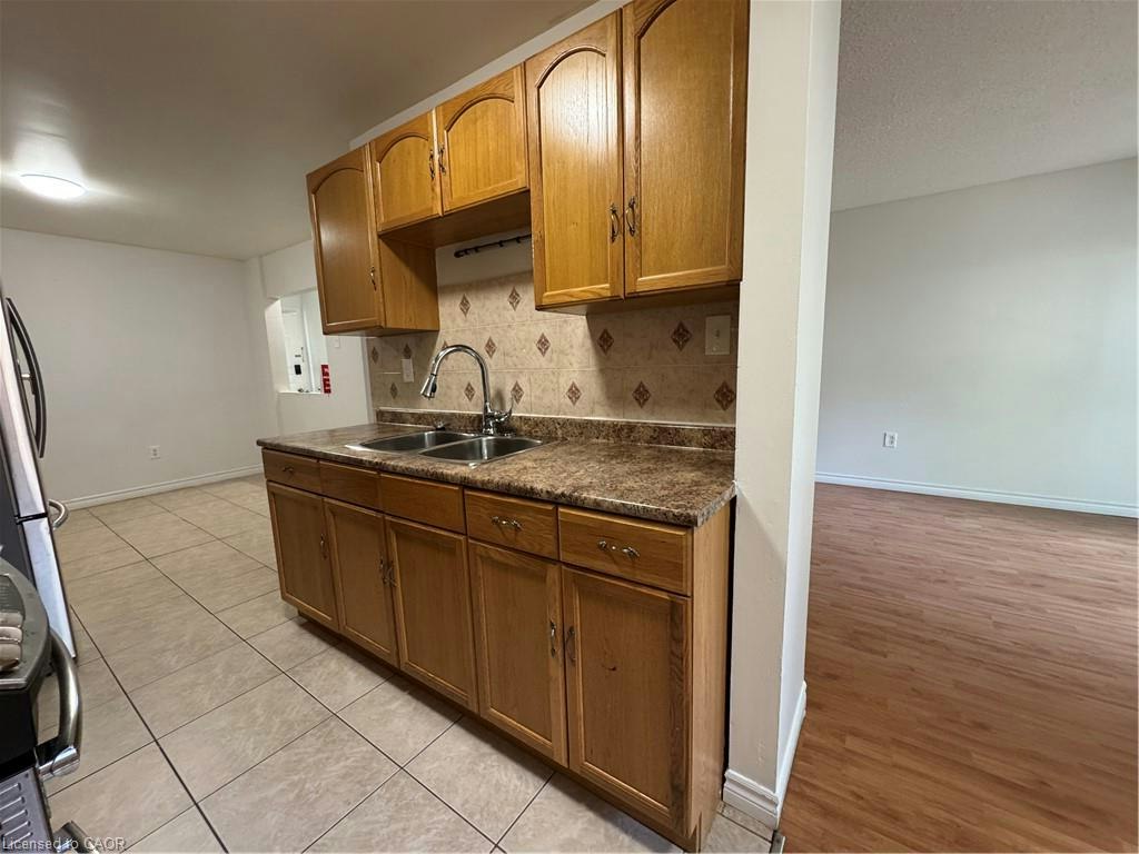14-100 Quigley Road, Hamilton, ON, L8K 6J1 - 4