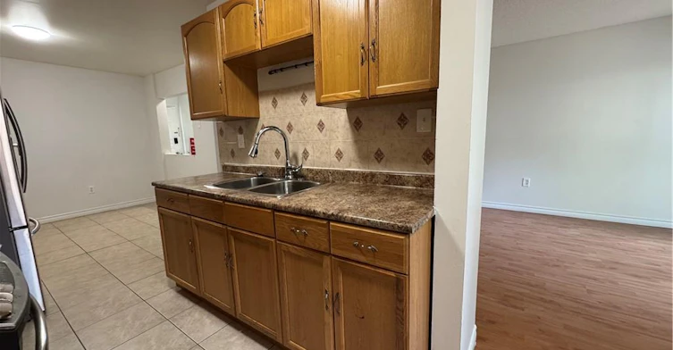 14-100 Quigley Road, Hamilton, ON, L8K 6J1 - 4