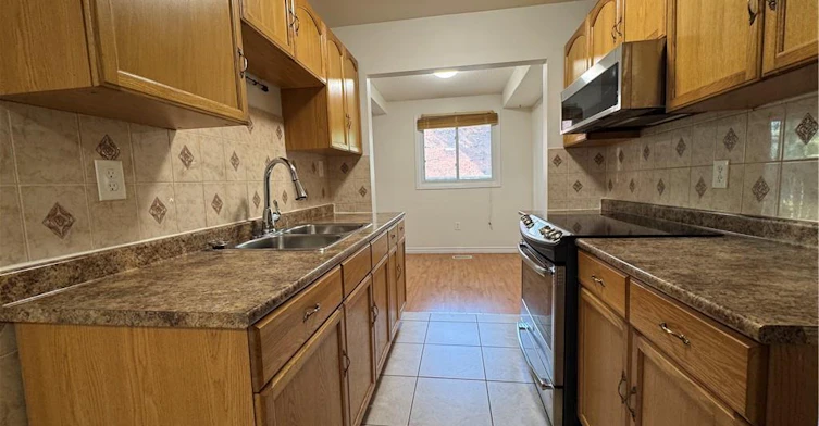 14-100 Quigley Road, Hamilton, ON, L8K 6J1 - 3