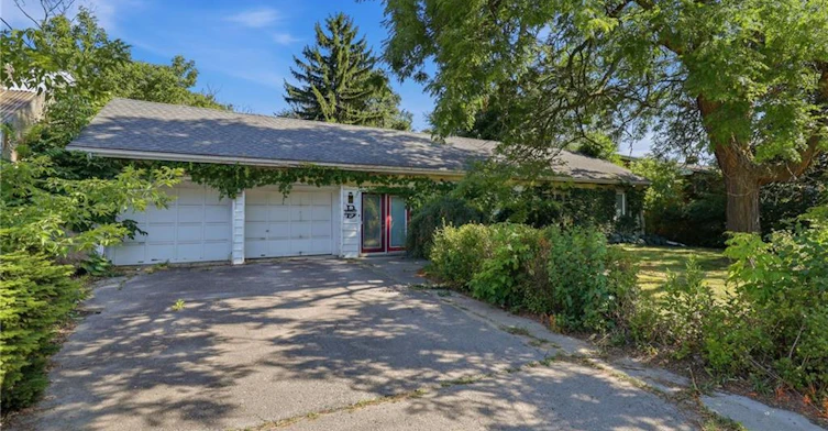 356 Thompson Road, London, ON, N5Z 2Z7