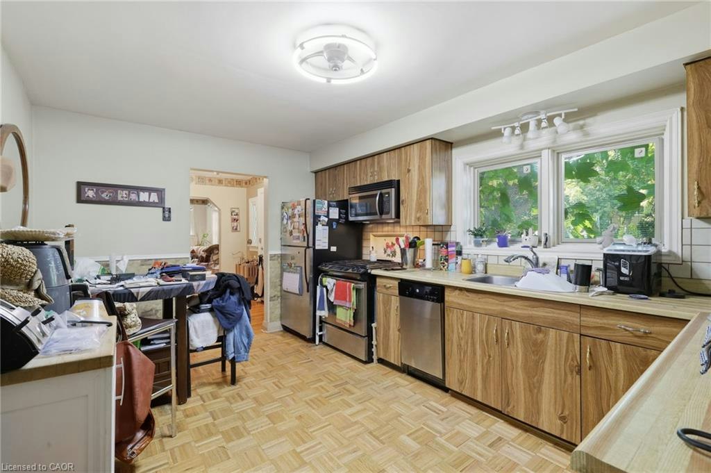 356 Thompson Road, London, ON, N5Z 2Z7 - 8