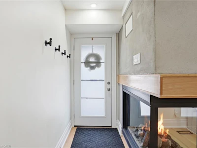 13 Picton Street W - 3