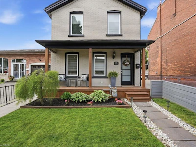13 Picton Street W - 2