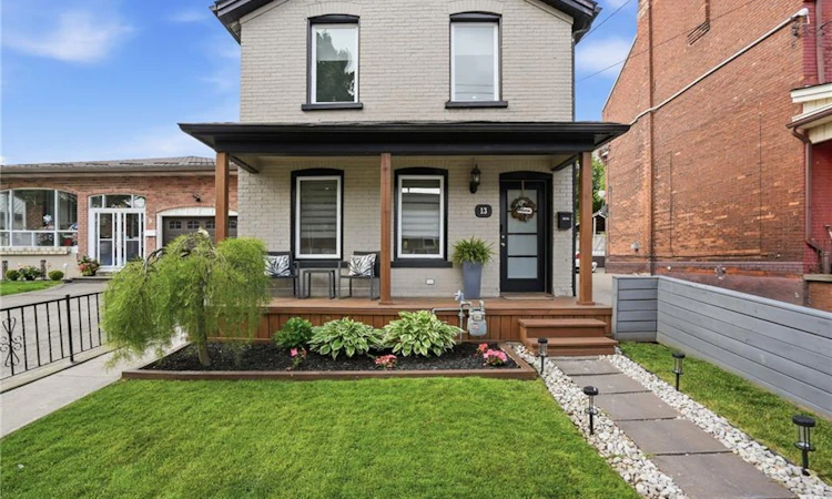 13 Picton Street W