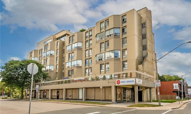 409-10 John Street W