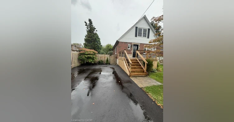 46 Delevan Crescent, Hamilton, ON, L9A 4A7