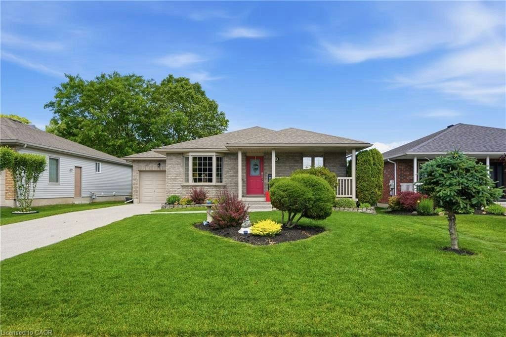 12 Schneider Drive, Norfolk County, ON, N0A 1N4