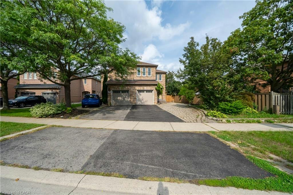 2031 Westree Drive, Oakville, ON, L6M 3W3