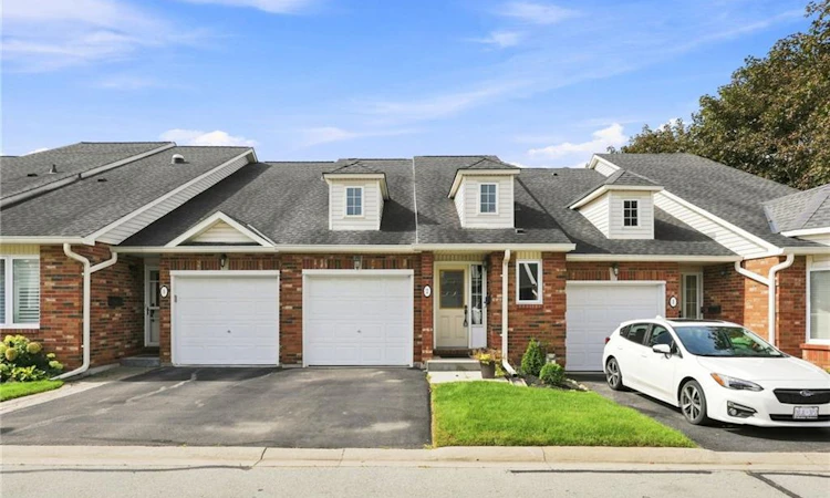 2-222 Fellowes Crescent