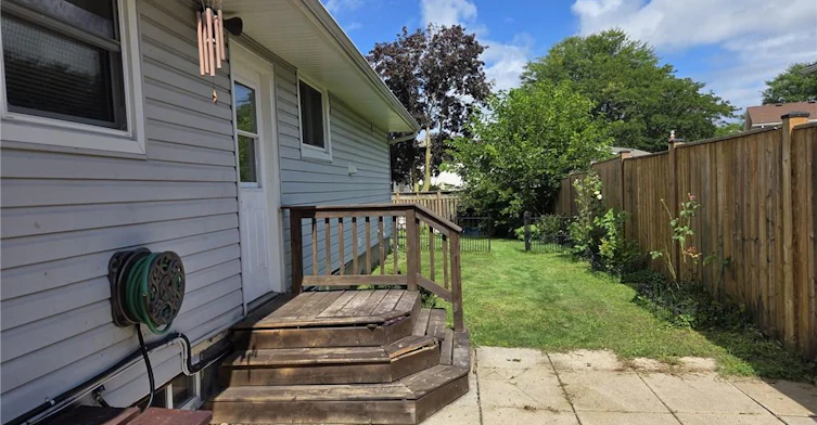 Lower-32 Birchpark Drive, Grimsby, ON, L3M 4N1 - 2
