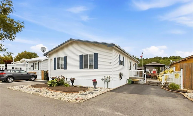 3 Walnut Way Pvt Street