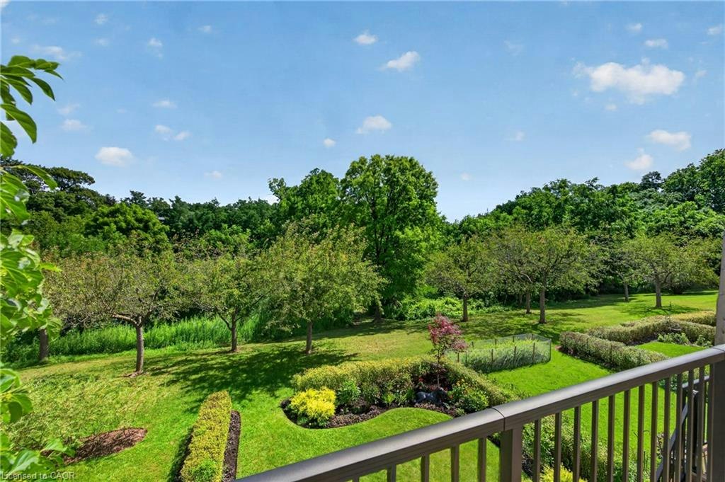 112 Fairwood Place W, Burlington, ON, L7T 4B6