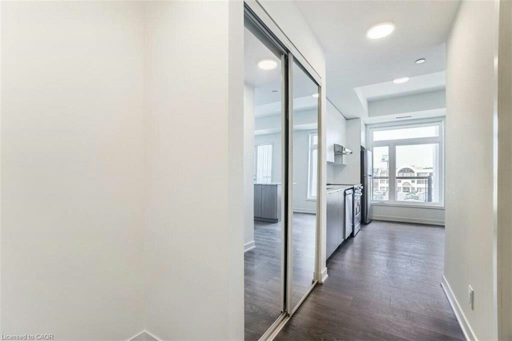 609-160 Canon Jackson Drive, Toronto, ON, M6M 0B7 - 9